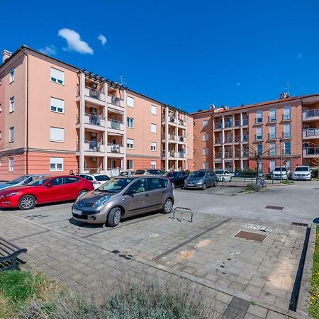 Laura House With Apartment Umag Exterior photo