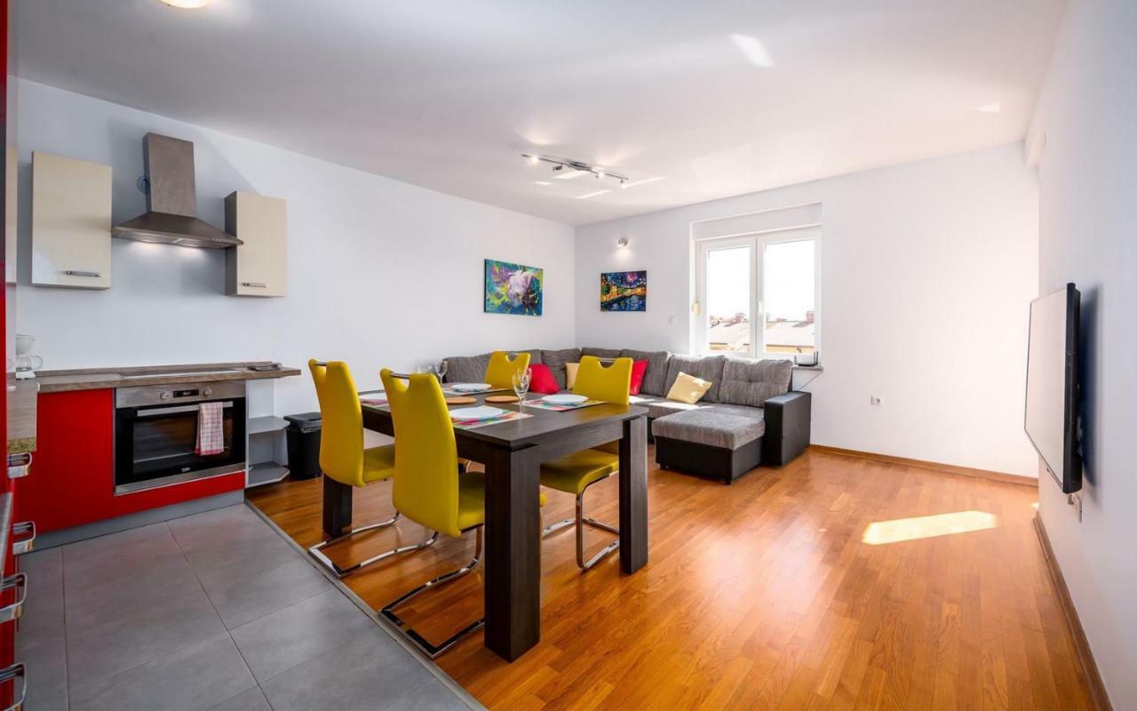 Laura House With Apartment Umag Exterior photo